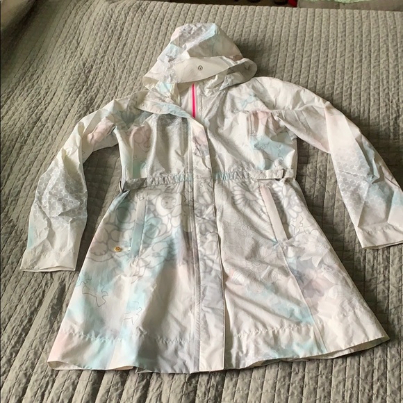 Lulu lemon light weight raincoat - Picture 1 of 4